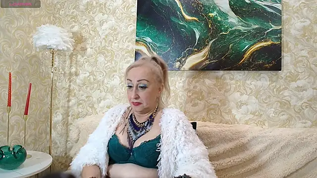  Sara  Smith  online show from October 16, 8:00 am