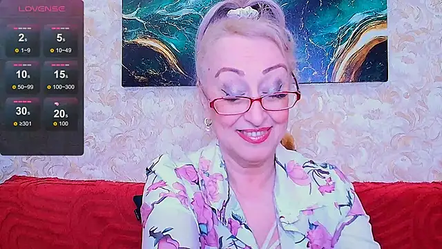  Sara  Smith  online show from June 1, 9:20 am
