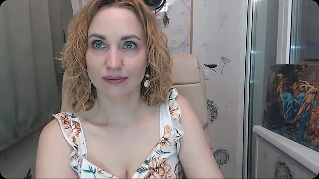 KatrinAlluring online show from January 12, 4:41 am