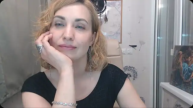 KatrinAlluring online show from November 27, 5:19 am