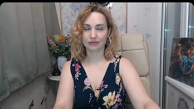 KatrinAlluring online show from February 17, 5:05 am