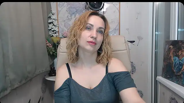 KatrinAlluring online show from February 16, 4:44 am