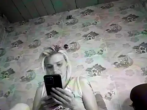 SaraSnow  online show from February 12, 6:40 pm