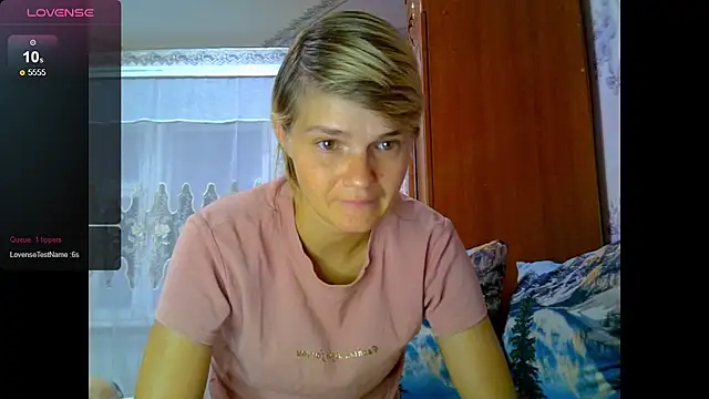 Snapshot of SaraSnow_ chatting on September 25, 6:03 pm SaraSnow online show from September 25, 6:03 pm