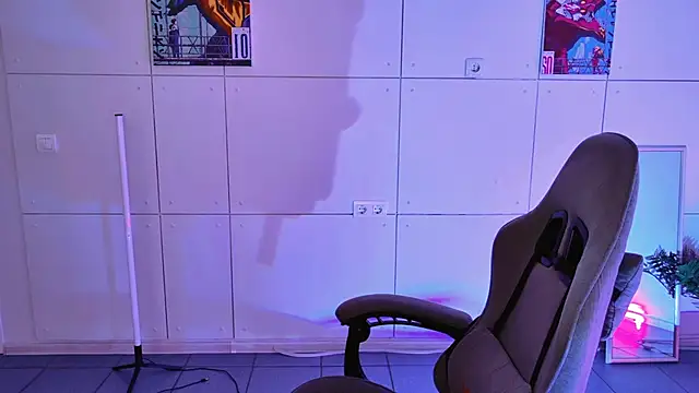 Yoka paradoXXX online show from March 14, 9:15 am