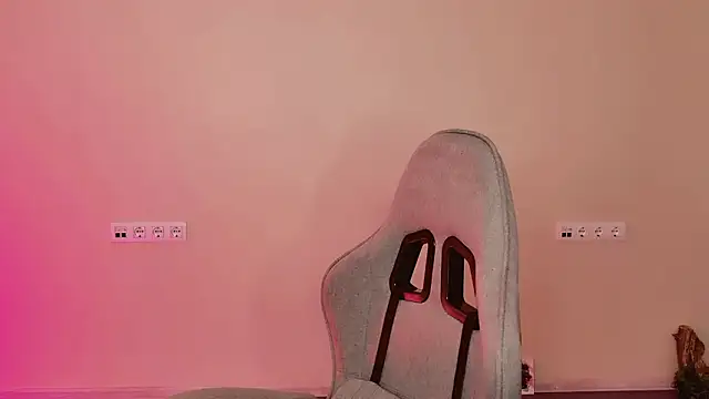 Yoka paradoXXX online show from February 8, 9:18 am