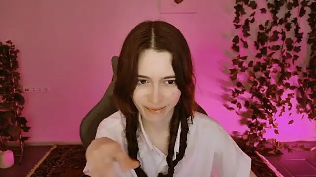 Yoka paradoXXX online show from January 8, 9:15 am