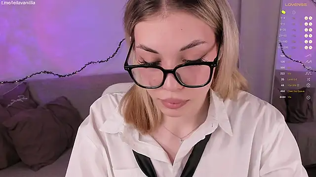 Leila Vanilla online show from April 19, 4:35 am