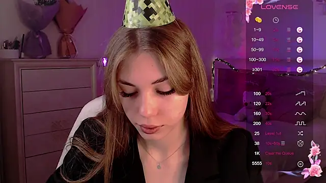 Leila Vanilla online show from November 13, 12:25 am