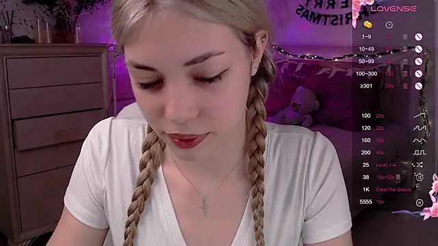 Leila Vanilla online show from January 8, 2:50 am