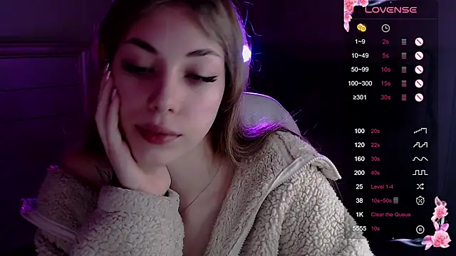 Leila Vanilla online show from November 11, 2:17 am