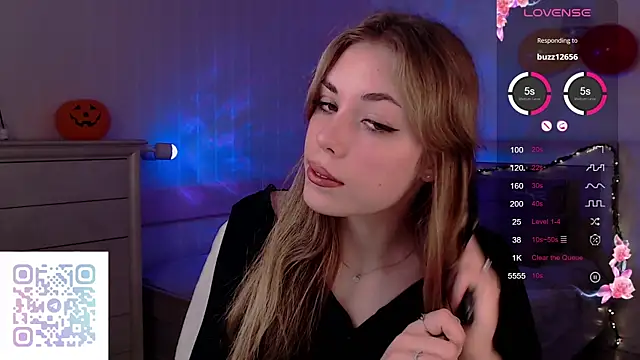 Leila Vanilla online show from November 1, 2:40 am