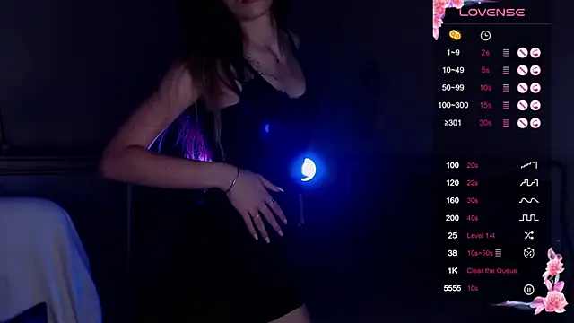 Leila Vanilla online show from November 7, 1:21 am