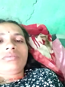 KIRTI12 HOT online show from November 22, 8:40 pm