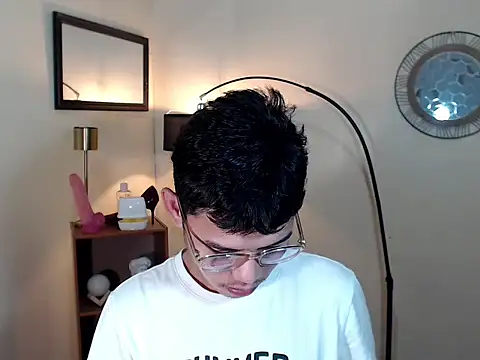 keirflorianxx online show from October 16, 4:21 am