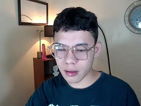 keirflorianxx online show from September 30, 7:31 pm