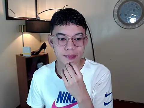 keirflorianxx online show from October 6, 3:02 pm