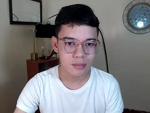 keirflorianxx online show from October 3, 10:17 am