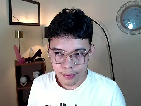 keirflorianxx online show from October 18, 2:02 am