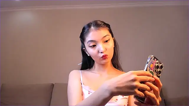 nooniemoon online show from September 19, 1:09 am