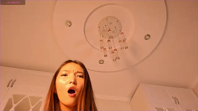nooniemoon online show from December 16, 1:26 pm