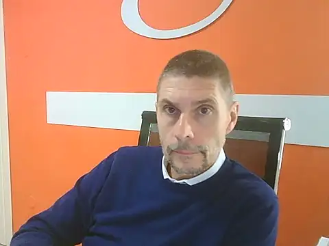 Snapshot of max79ve31 chatting on October 28, 1:10 pm max79ve31 online show from October 28, 1:10 pm