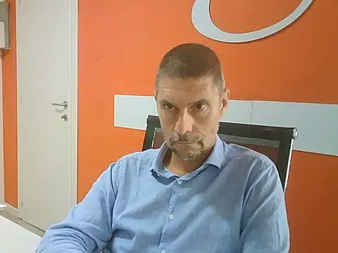 Snapshot of max79ve31 chatting on September 25, 12:11 pm max79ve31 online show from September 25, 12:11 pm