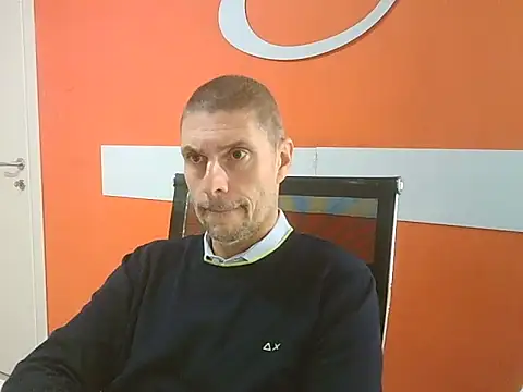 Snapshot of max79ve31 chatting on October 23, 11:53 am max79ve31 online show from October 23, 11:53 am