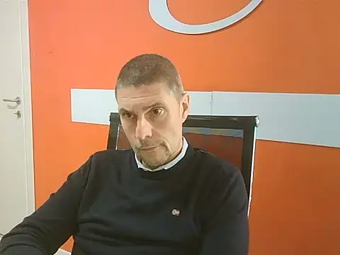 Snapshot of max79ve31 chatting on November 17, 11:47 am max79ve31 online show from November 17, 11:47 am