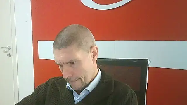 Snapshot of max79ve31 chatting on January 14, 12:09 pm max79ve31 online show from January 14, 12:09 pm