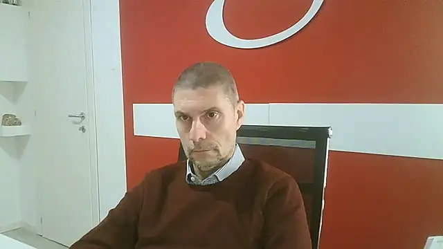 Snapshot of max79ve31 chatting on January 15, 1:36 pm max79ve31 online show from January 15, 1:36 pm