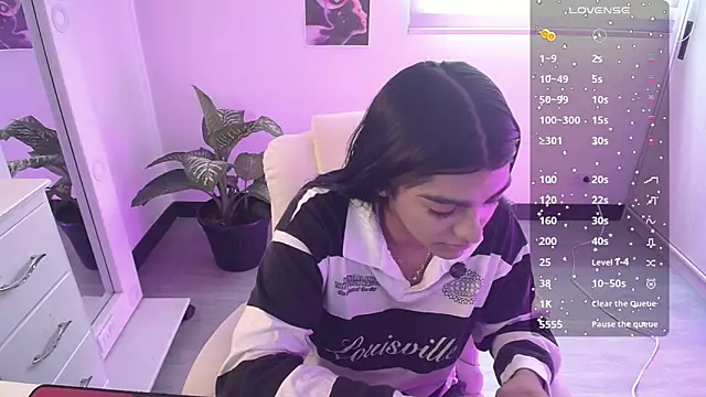 Snapshot of amarasilk_ chatting on June 6, 5:18 pm amarasilk online show from June 6, 5:18 pm