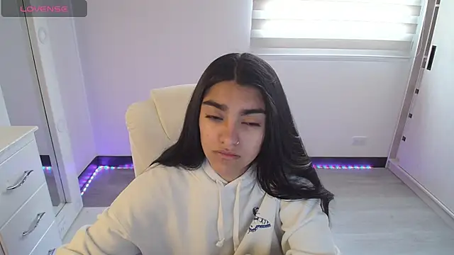 amarasilk  online show from April 11, 5:16 pm