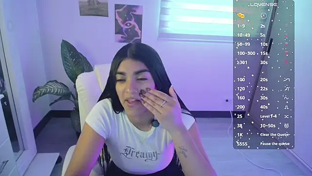 Snapshot of amarasilk_ chatting on July 6, 7:05 pm amarasilk online show from July 6, 7:05 pm