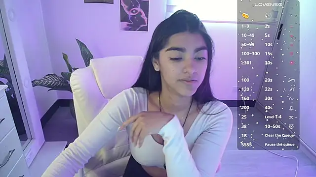Snapshot of amarasilk_ chatting on June 12, 7:22 pm amarasilk online show from June 12, 7:22 pm