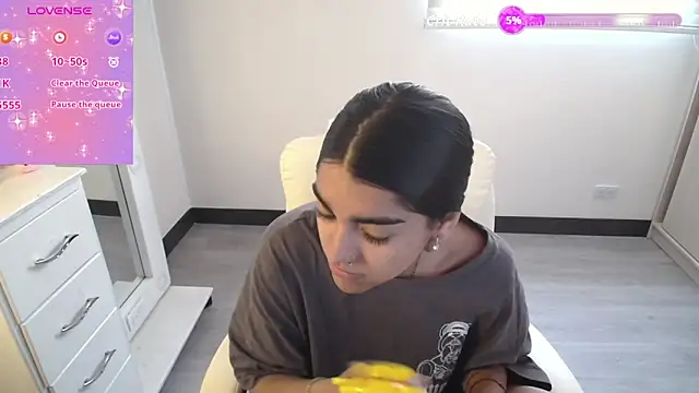 amarasilk  online show from February 12, 7:13 pm