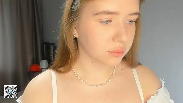 AlinaSollman online show from September 15, 4:24 am