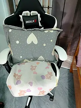 LadyMaiMai online show from November 6, 9:02 am