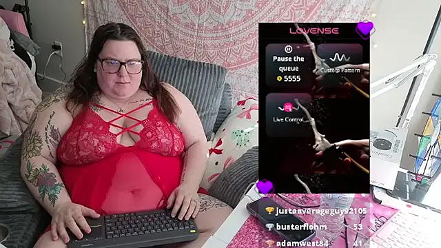 brookenicole3003 online show from April 16, 1:12 pm