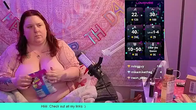 brookenicole3003 online show from May 25, 12:32 am