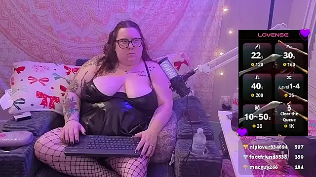 brookenicole3003 online show from May 10, 4:49 am