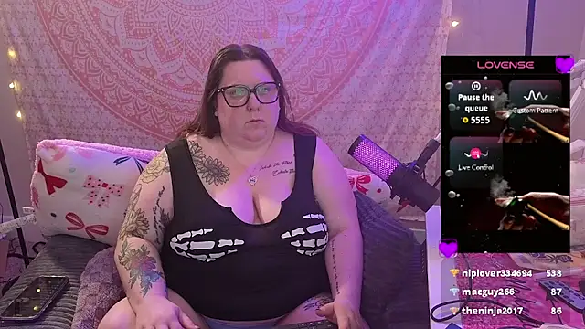 brookenicole3003 online show from May 7, 7:45 am