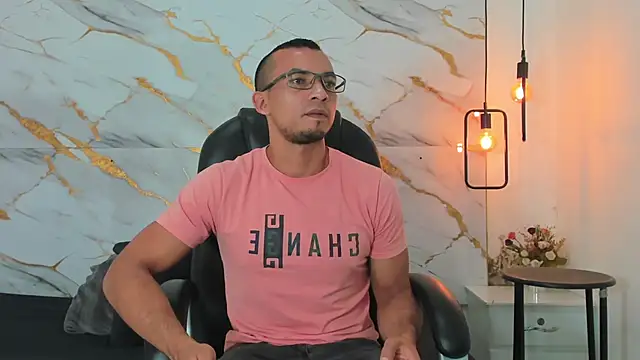 Snapshot of johan_miller0 chatting on September 20, 11:43 pm johan miller0 online show from September 20, 11:43 pm