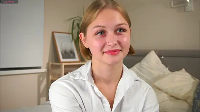 Snapshot of TenaBiller chatting on September 20, 3:39 pm TenaBiller online show from September 20, 3:39 pm
