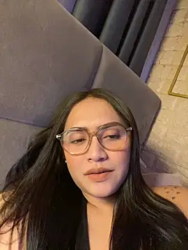 yourdevilsweettsx online show from November 4, 3:27 pm