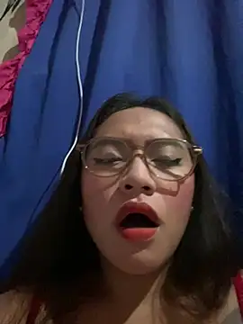 yourdevilsweettsx online show from March 5, 12:24 pm