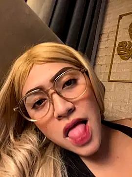 yourdevilsweettsx online show from November 6, 11:58 am