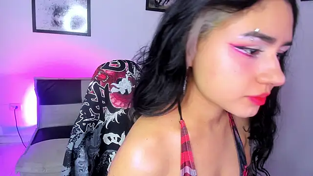 GwenHazel online show from September 10, 11:31 am