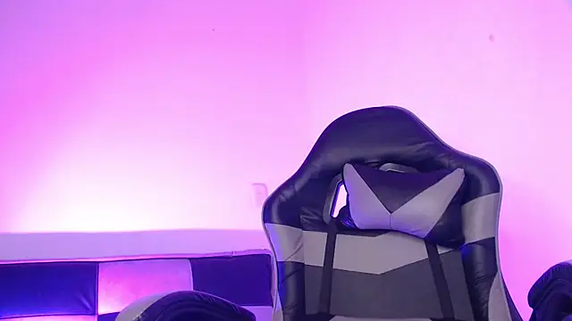 GwenHazel online show from November 11, 11:27 am