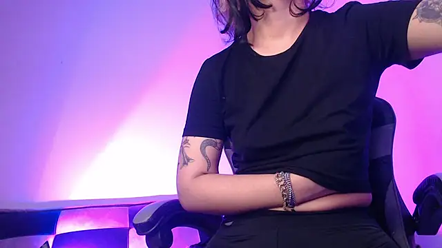 GwenHazel online show from December 2, 11:23 am